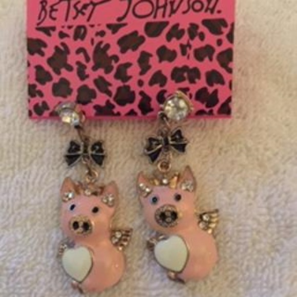 BRAND NEW BETSEY JOHNSON  PINK PIG EARRINGS - Picture 6 of 6